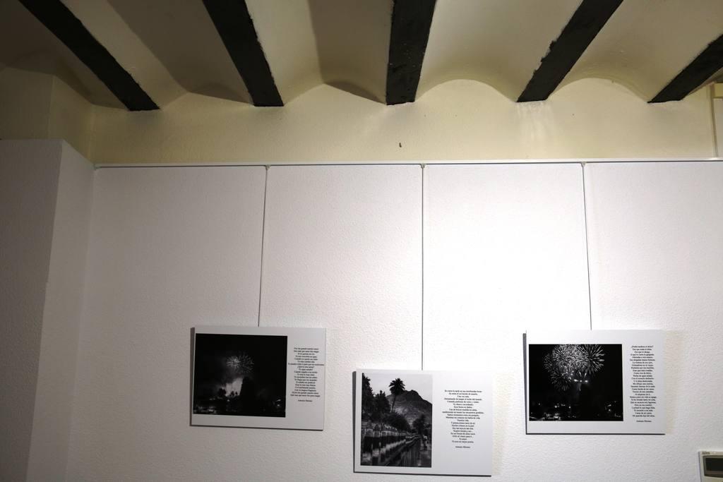 Exposición Fotoversia de El cura en Museo de los Belenes del Mundo-ojós