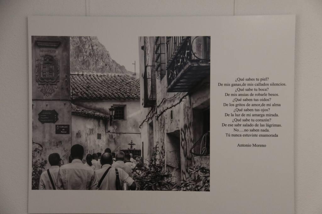 Exposición Fotoversia de El cura en Museo de los Belenes del Mundo-ojós