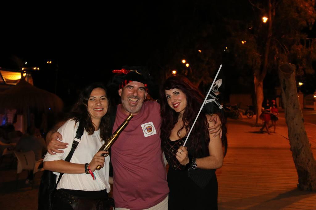 Fiesta Pirata en El Oasis de Las Palmeras en Bolnuevo
