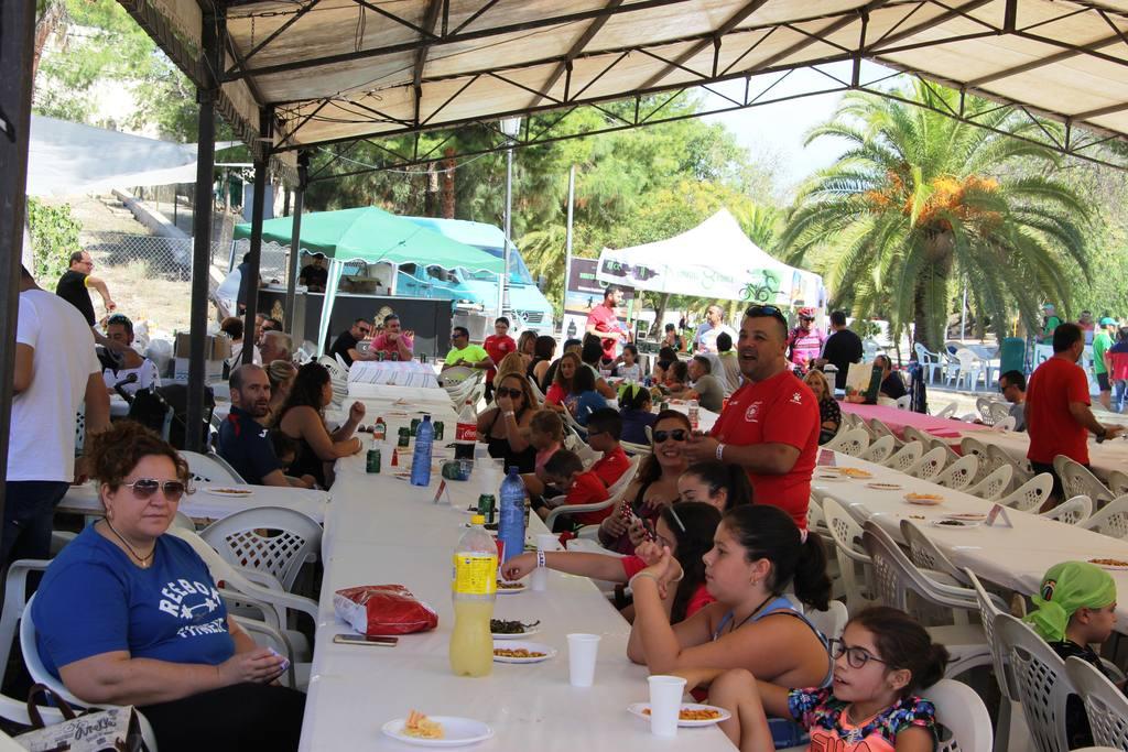 Jornada de Convivencia Vecinal y Deportiva en Rambla de los Calderones
